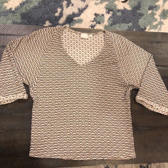 ANTHROPOLOGIE Postcard Texture Top 3/4 Rolled Cuff Sleeves V-Neck L Shirt Blouse - Picture 12 of 16